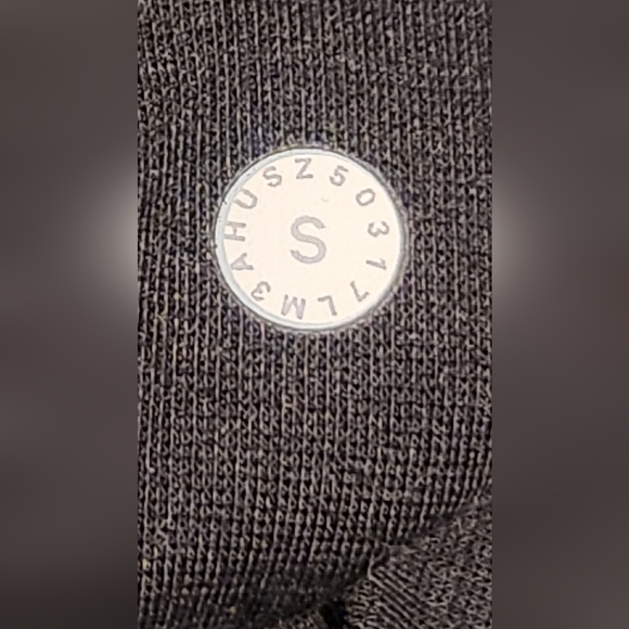 Mens Lululemon All The Range Long Sleeve. Black. Size Small. EUC - Picture 3 of 7